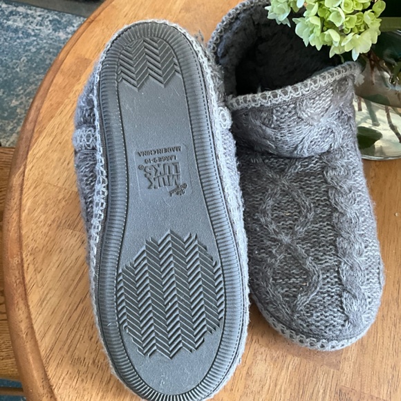 MUK LUKS NWOT KNIT SLIPPER BOOT SIZE 9-10 - Picture 2 of 2